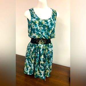 WALTER BAKER CAMO PRINT PLEATED FLOWY ELASTIC WAIST DRESS